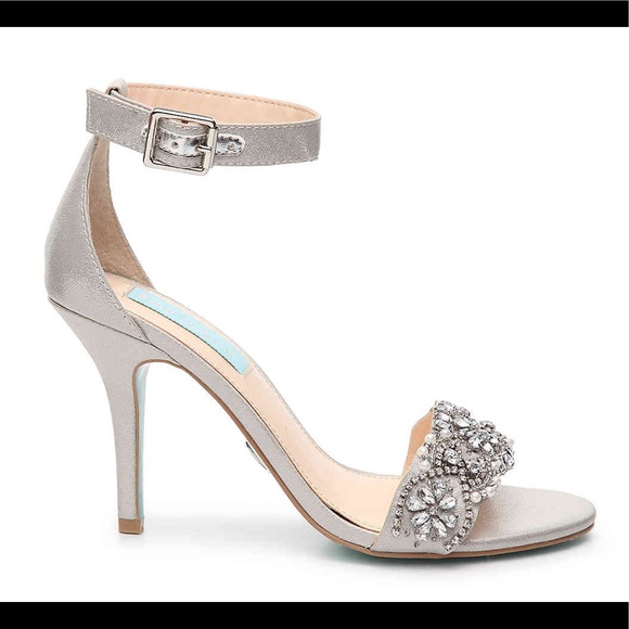 betsey johnson juno sandal champagne